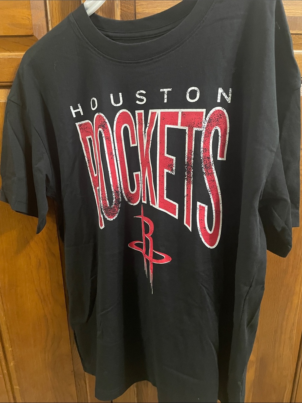 NBA Houston Rockets short sleeve Black & Red T- Shirt NWT Sz. L unisex